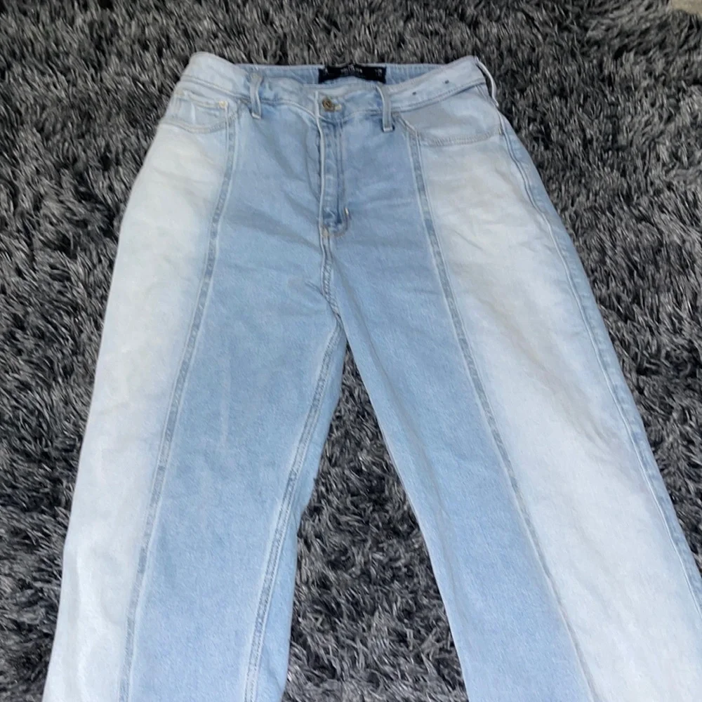 Hollister Straight Leg Jeans. Split dyed. - Picture 1 of 2
